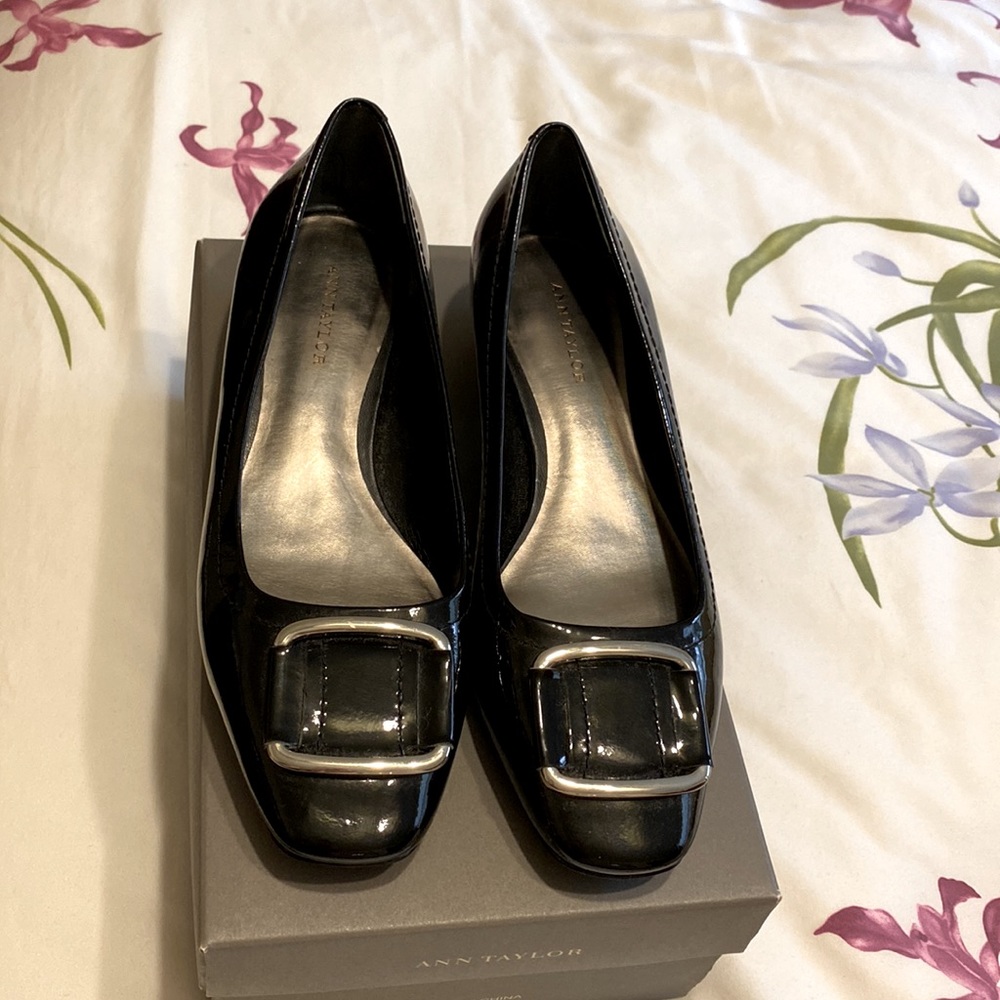 NEW - Ann Taylor - Block Heel - Black Patent Leather Upper.  Size 7.
